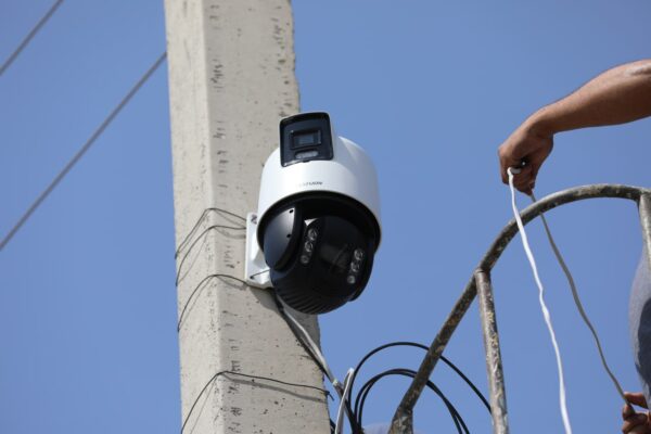 В Намангане требуют убрать неправильно установленные камеры: хоким выступил против незаконных штрафов