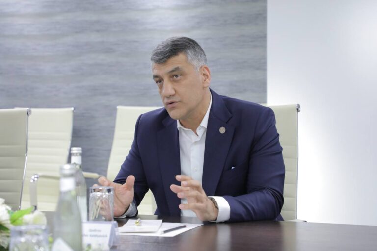 Алишер Кадыров требует проверить деятельность Россотрудничества в Узбекистане