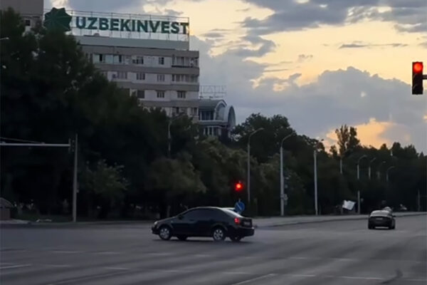 «Дрифт под камерами»: в центре Ташкента водитель устроил хулиганское шоу