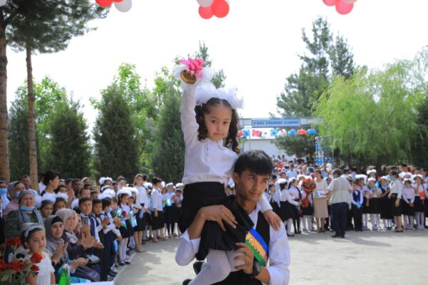 Узбекистан перейдет на 12-летнюю систему школьного образования