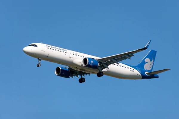 Зарплатный скандал в Air Samarkand: иностранные сотрудники жалуются на задержки, руководство обещает рассчитаться