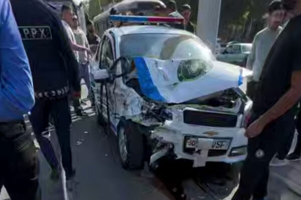Патрульный автомобиль ДПС устроил аварию с несколькими авто в Самарканде