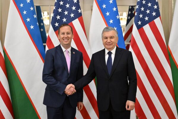 Специальный посланник президента США и заместитель госсекретаря посетят Узбекистан