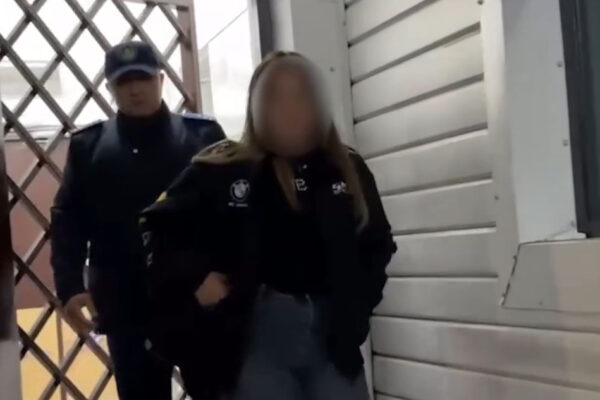 Скандально известную блогершу из Казахстана, устроившую пранк в ташкентском метро, накажут за мелкое хулиганство