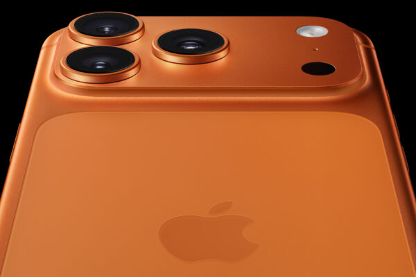 Откуда выгоднее привезти iPhone, чтобы меньше платить на таможне