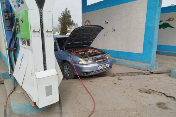 Власти опровергли слухи о введении ограничений на газовых заправках