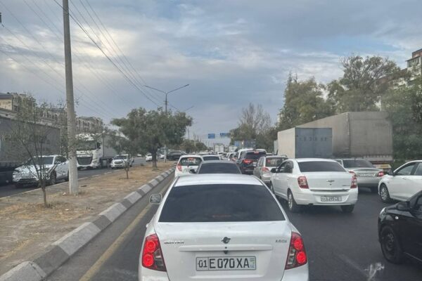 Глава Минтранса рапортует об успехах в борьбе с пробками. Но верят ли в это ташкентцы?