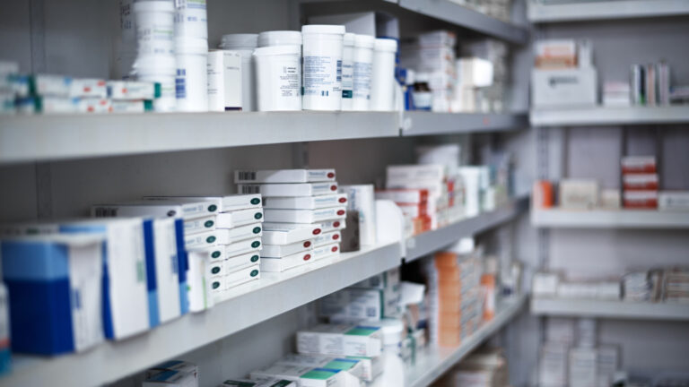 Минздрав опубликовал список лекарств, отпускаемых без рецепта