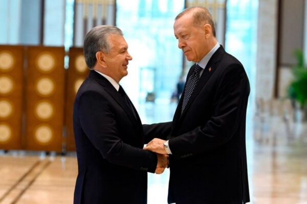 Президент Узбекистана совершит официальный визит в Турцию