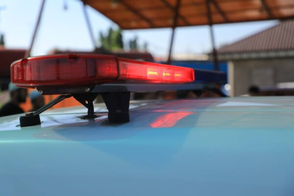 Безбашенный манёвр на дороге: Spark несколько раз перевернулся возле вокзала