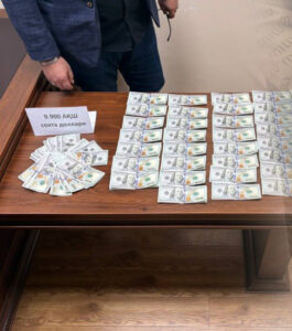 фальшивые доллары в Узбекистане