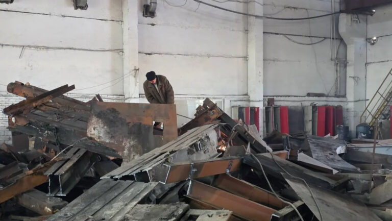 «Узвторцветмет» перенесут из Ташкента: устаревшие печи утилизируют, воздух станет чище