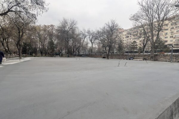Скейтпарк на "Голубых куполах" залили бетоном: в центре Ташкента исчезло ещё одно общественное пространство