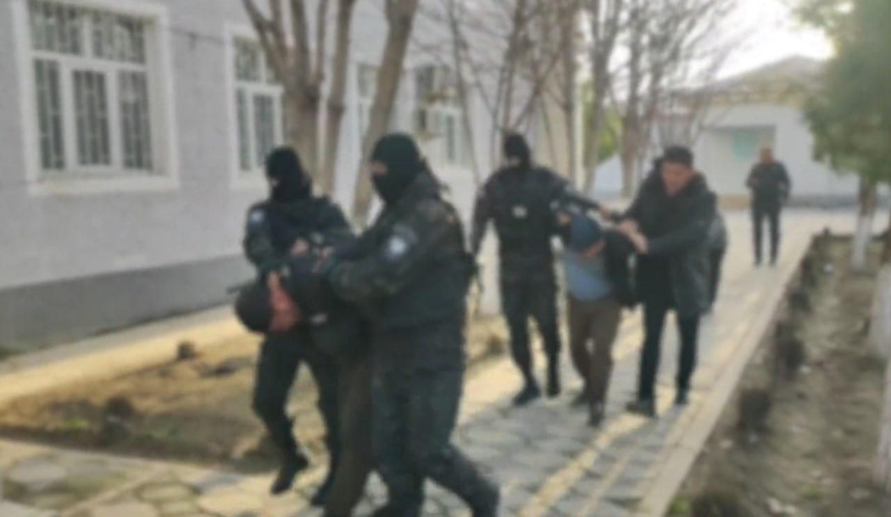 «Тайсон» и его уличные порядки: в Джизакской области задержана банда вымогателей