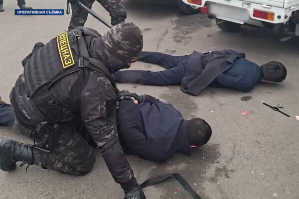 Киношная афера в Андижане: лжесиловики выманили у криптотрейдера $100 тысяч и подсунули фальшивку Киношная афера в Андижане: лжесиловики выманили у криптотрейдера $100 тысяч и подсунули фальшивку