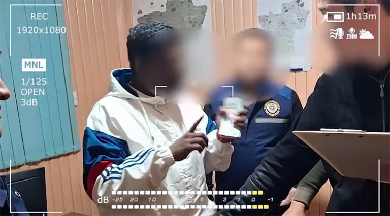 В Сурхандарье задержали гражданина Индии при попытке дать взятку инспектору ДПС