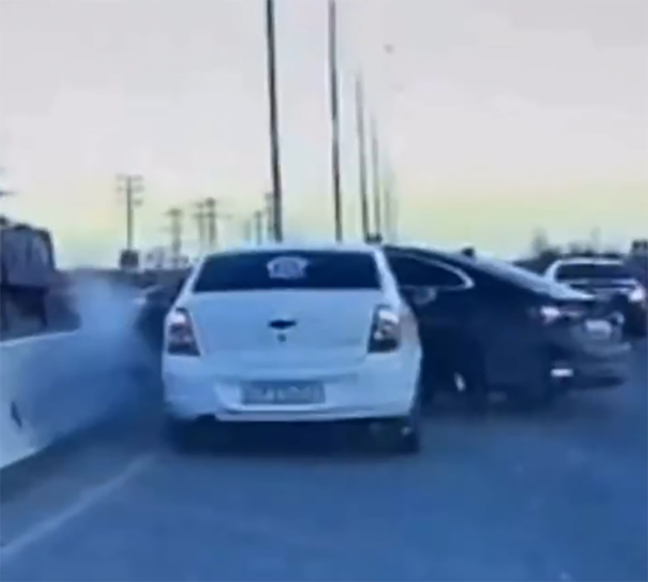 Свадебный сезон близко: лихачей из кортежа лишили прав после «дорожного бодания»