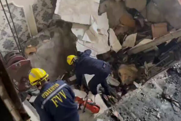 В Коканде под завалами после взрыва газа обнаружено тело человека В Коканде под завалами после взрыва газа обнаружено тело человека