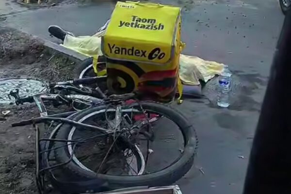 В Ташкенте грузовик насмерть сбил курьера на велосипеде