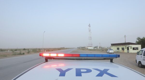 Красный свет, «аварийка» и хаос: очередной дорожный абсурд в Ташкенте попал на видео