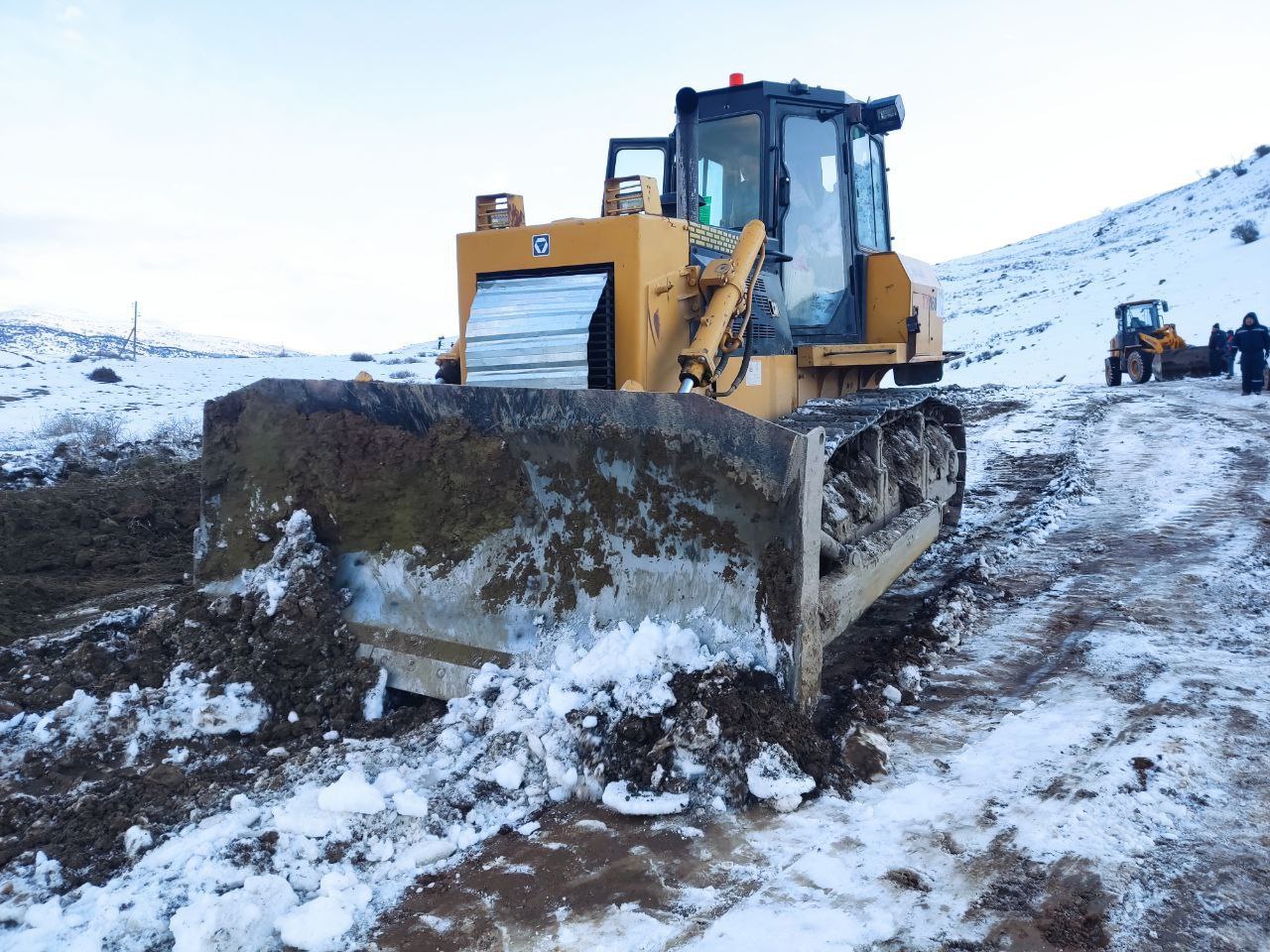 Горный кишлак в Кашкадарье оказался отрезан от мира из-за сильных снегопадов