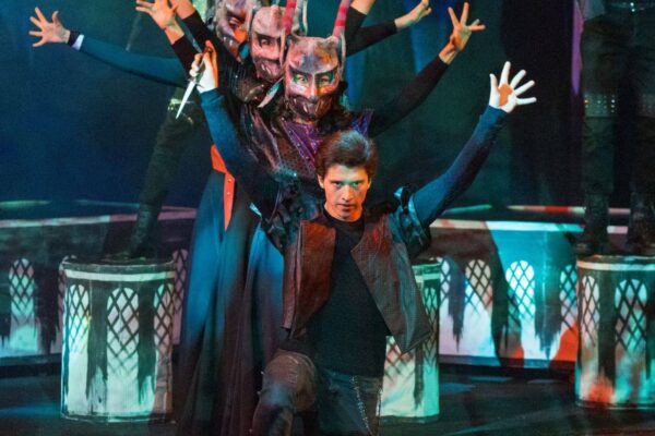 Не в своём здании, но со зрителями: Молодёжный театр Узбекистана объявил о возвращении