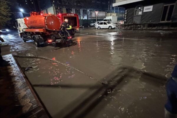 Службы благоустройства Ташкента переведены на усиленный режим из-за сильных осадков Службы благоустройства Ташкента переведены на усиленный режим из-за сильных осадков