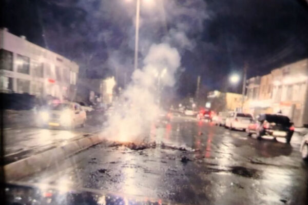 Молния или нейросеть? В Джизакской области спорят из-за «удара» на трассе Молния или нейросеть? В Джизакской области спорят из-за «удара» на трассе