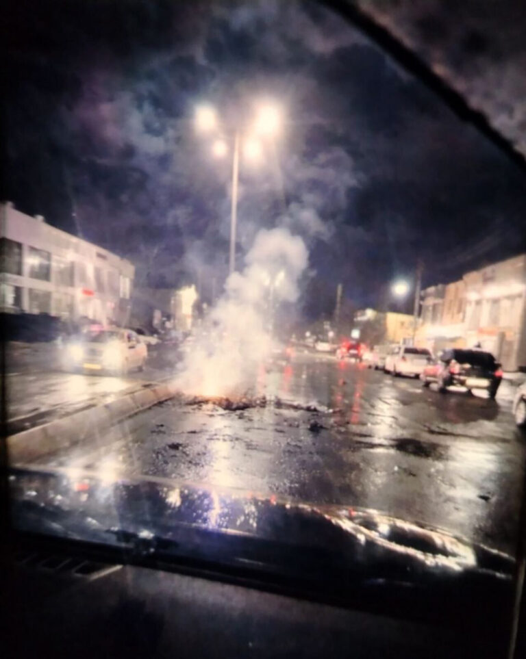 Молния или нейросеть? В Джизакской области спорят из-за «удара» на трассе