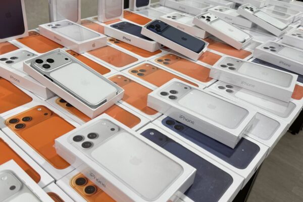 В Ташкенте задержали мужчин, которые предлагали купить две крупные партии iPhone В Ташкенте задержали мужчин, которые предлагали купить две крупные партии iPhone