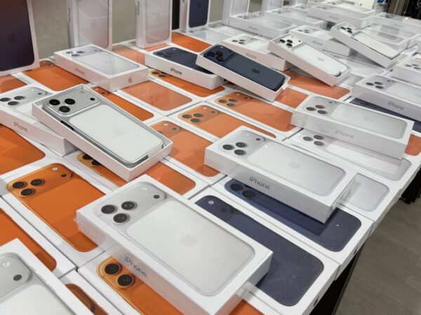 В Ташкенте задержали мужчин, которые предлагали купить две крупные партии iPhone