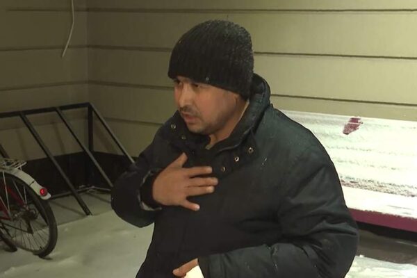 Дворник из Узбекистана, спасший выпавшего из окна ребёнка, получит 1 млн рублей Дворник из Узбекистана, спасший выпавшего из окна ребёнка, получит 1 млн рублей