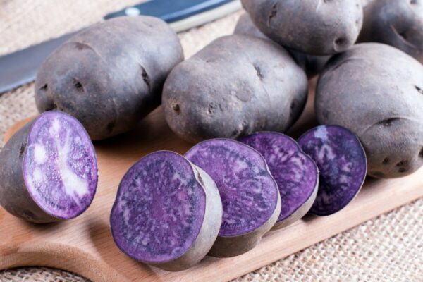 Фиолетовая картошка из соцсетей: что за «картофель-индиго» появился на полках магазинов Узбекистана
