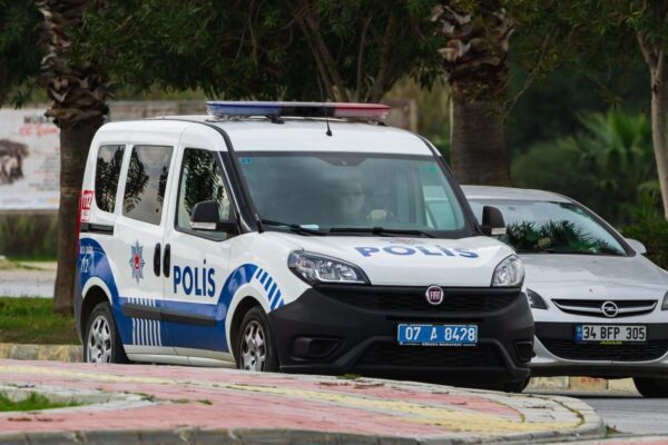 Падение с четвёртого этажа и слишком много вопросов: в Турции снова пострадала узбекистанка