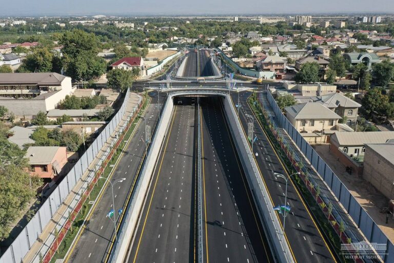 После обвала дороги улицу Темура Малика перекрыли на неопределённый срок