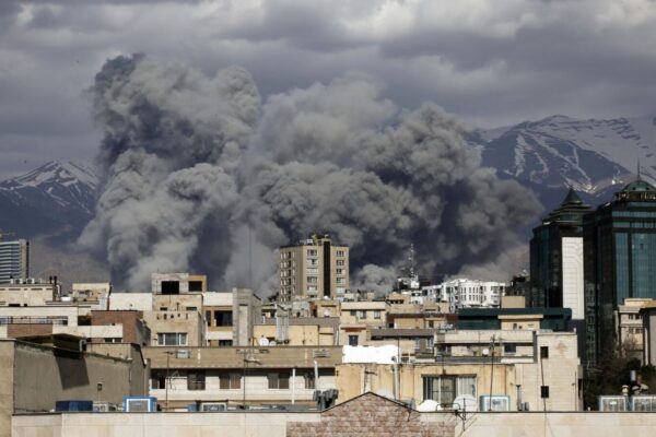 Власти попросили узбекистанцев временно отложить поездки на Ближний Восток