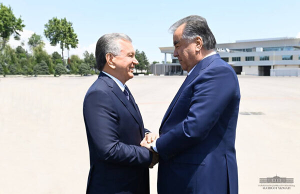 Эмомали Рахмон едет в Узбекистан: переговоры, проекты и пакет документов