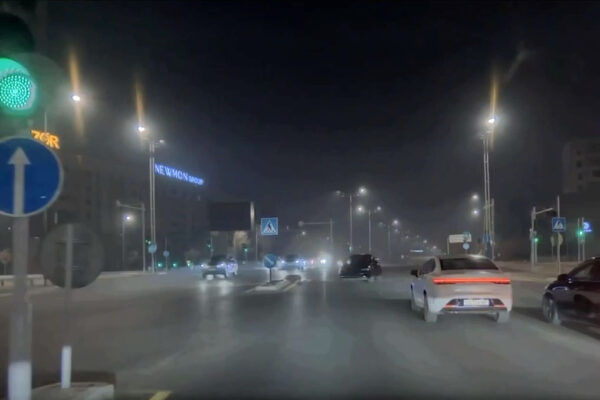 Без номеров и на встречке: в Ташкенте водитель «Ласетти» едва не устроил массовое ДТП