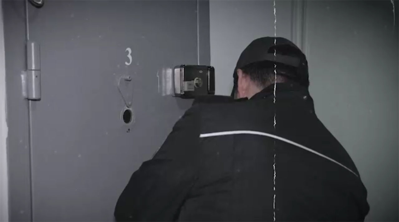 iPhone за «хорошую жизнь». В Чирчике сотрудник колонии погорел на необычной схеме