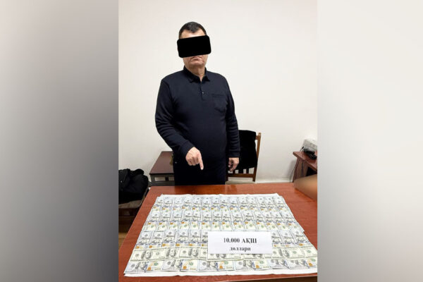 Дорога за 10 тысяч: силовики поймали чиновника, продававшего подряд на строительство трассы Дорога за 10 тысяч: силовики поймали чиновника, продававшего подряд на строительство трассы