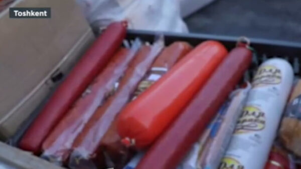 Колбаса из багажника: в Ташкенте процветает уличный «супермаркет», который может закончиться больницей Колбаса из багажника: в Ташкенте процветает уличный «супермаркет», который может закончиться больницей