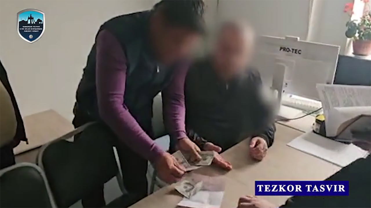 В Намангане замглавврача задержали при получении $1000 за трудоустройство медсестры
