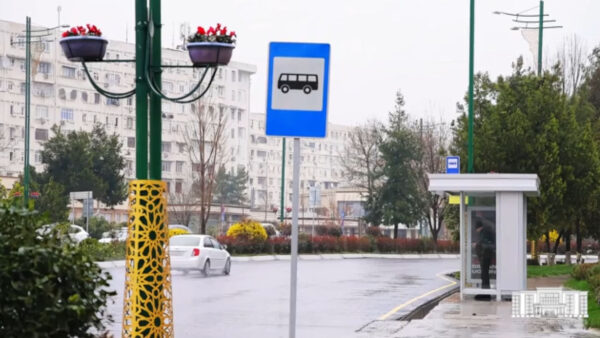В Ташкенте начали устанавливать новые остановки. Красиво, но есть вопросы