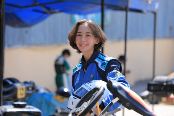 Мягкая в жизни, железная на трассе. Как одна девочка переписывает автоспорт в Узбекистане