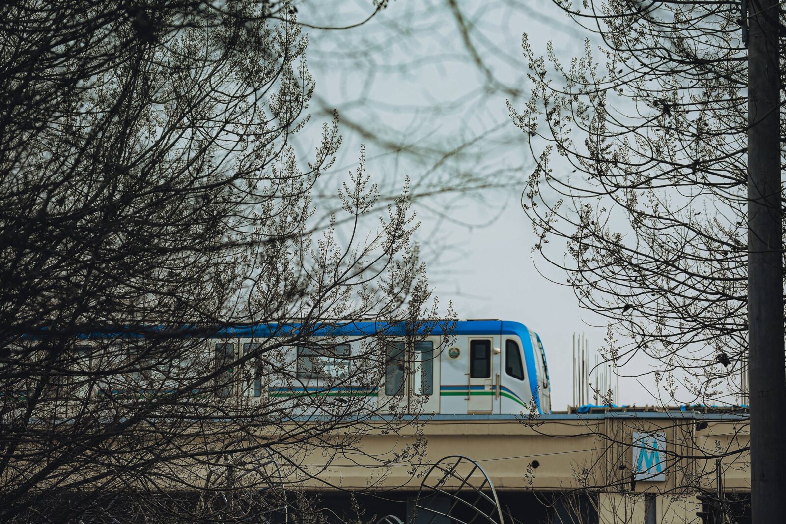 +30 на улице, +40 в вагоне: ташкентцам предложили «договориться» с машинистом за кондиционер