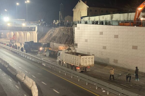 Власти открыли движение по улице Темура Малика