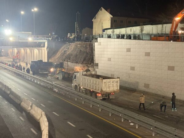 Власти открыли движение по улице Темура Малика