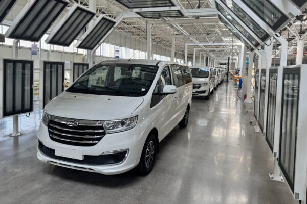 В Ташкенте готовятся запустить автозавод JAC. Пока деталей немного В Ташкенте готовятся запустить автозавод JAC. Пока деталей немного