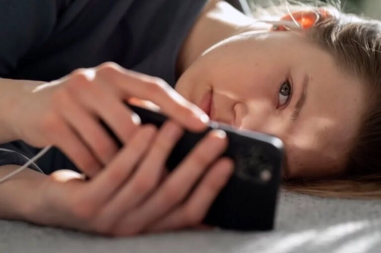 Номер больше не «папин»: в Узбекистане запустили онлайн-переоформление SIM-карт