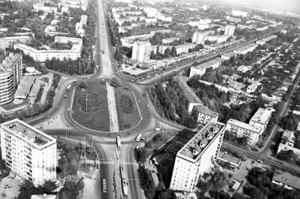 Сначала убрали, теперь строим заново, но дороже: история развязки у метро «Буюк ипак йули»